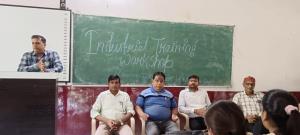वाणिज्य विभाग द्वारा बी.कॉम. सेमेस्टर तृतीय वर्ष के विद्यार्थियों हेतु इंडस्टिंयल ट्रेनिंग/सर्वे कार्यक्रम का आयोजन