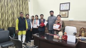 पं0 दीनदयाल उपाध्याय स्मृति समारोह के उपलक्ष्य में विश्वविद्यालय स्तर पर आयोजित प्रतियोगिता में महाविद्यालय के तीन छात्रों प्रद्युम्न दूबे को निबंध प्रतियोगिता में प्रथम स्थान, आयुषी शाही को तृतीय स्थान एवं वीरांगना परिधान प्रतियोगिता में रीतिका शुक्ला को प्रथम स्थान प्राप्त किया।