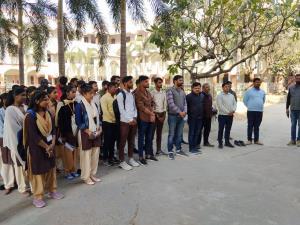 पुलवामा शहीदों को याद करते हुए महाविद्यालय में एक श्रद्धांजलि सभा का आयोजन